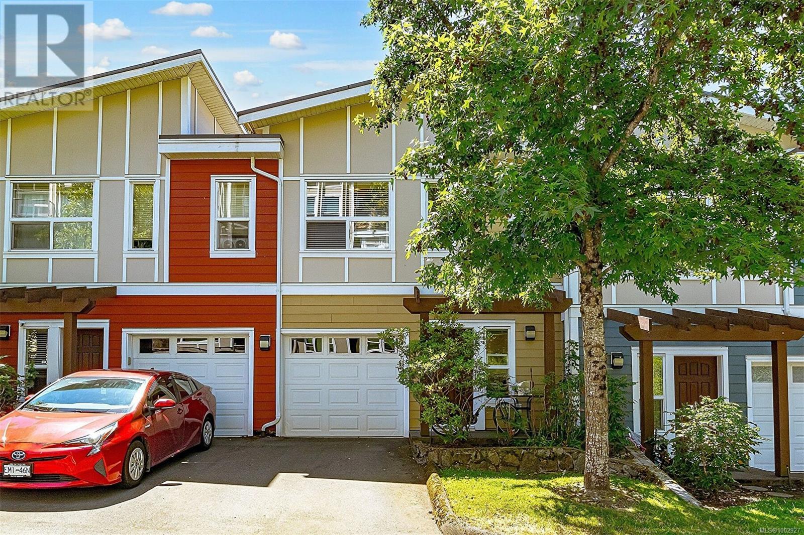 Property at 870 Brock Ave image 3