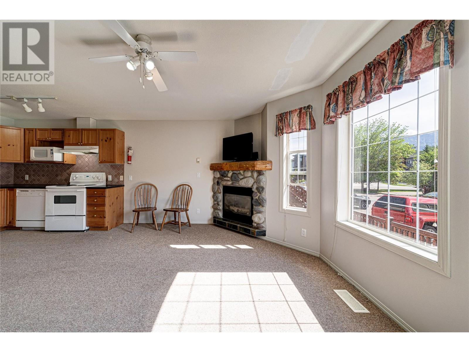 1200 Riverside Way Unit# 1216, Fernie, British Columbia  V0B 1M7 - Photo 10 - 10348173