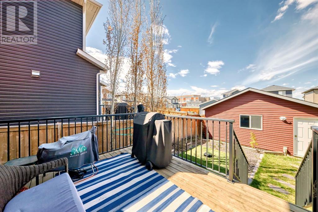142 Fireside Cove, Cochrane, Alberta  T4C 0X4 - Photo 3 - A2224458