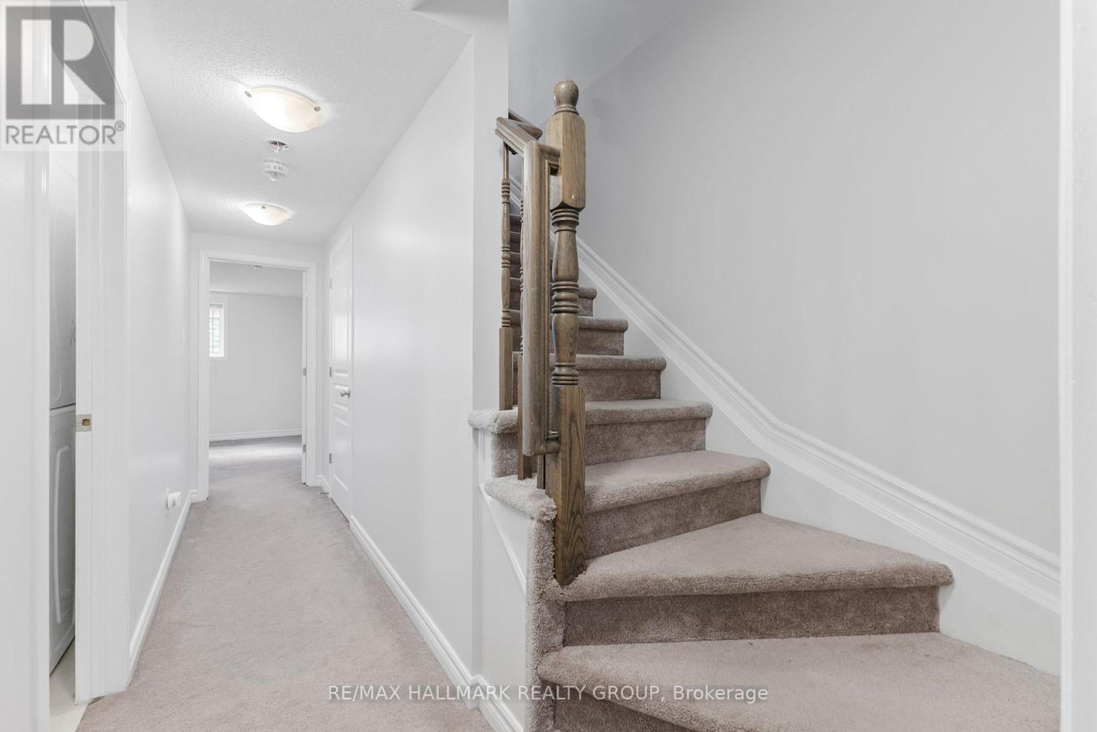 648 Danaca Private, Ottawa, Ontario  K1K 2V7 - Photo 18 - X12209334