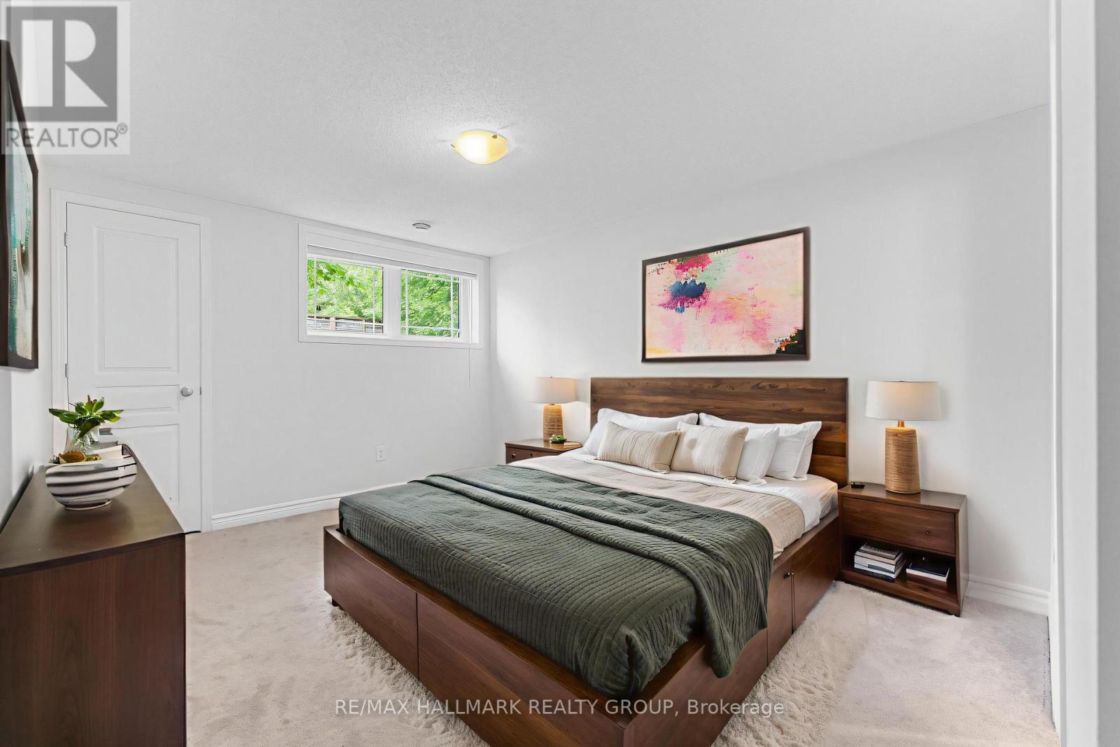 648 Danaca Private, Ottawa, Ontario  K1K 2V7 - Photo 19 - X12209334