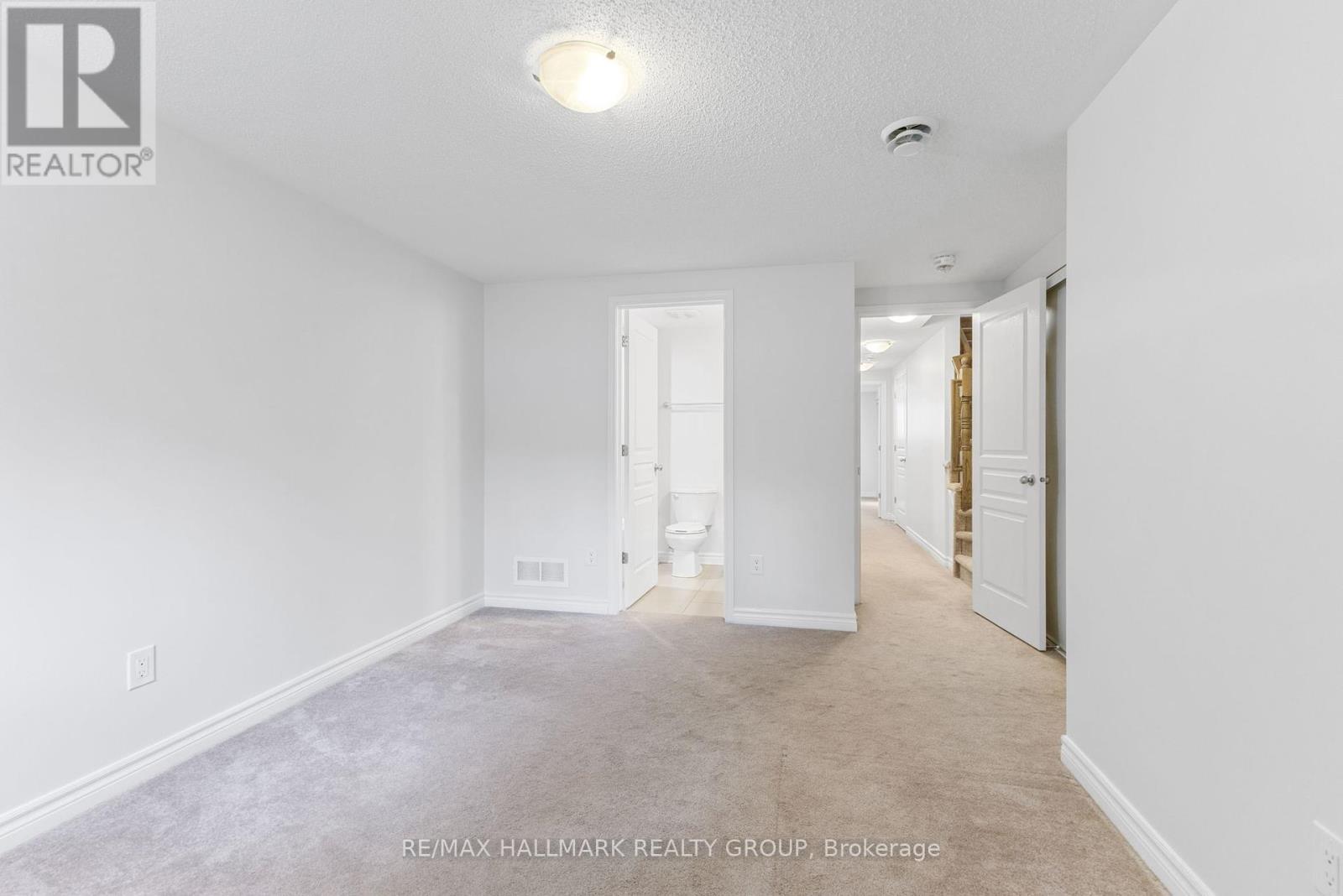 648 Danaca Private, Ottawa, Ontario  K1K 2V7 - Photo 22 - X12209334