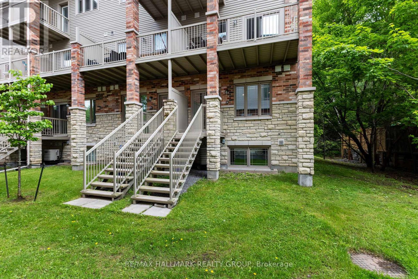 648 Danaca Private, Ottawa, Ontario  K1K 2V7 - Photo 32 - X12209334