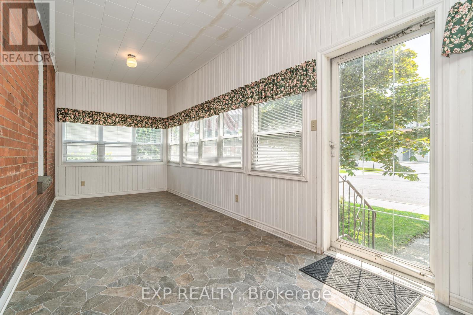 53 Elmsley Street N, Smiths Falls, Ontario  K7A 2G8 - Photo 5 - X12209352