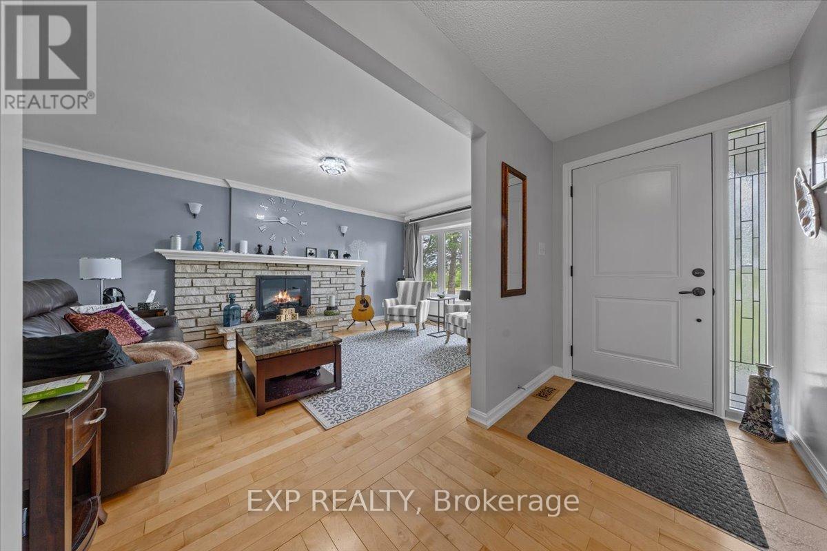 1106 Dunning Road, Ottawa, Ontario  K4C 1P5 - Photo 4 - X12209495