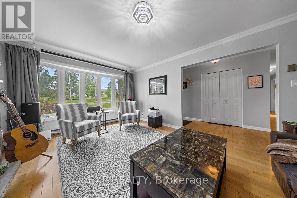 1106 Dunning Road, Ottawa, Ontario  K4C 1P5 - Photo 6 - X12209495
