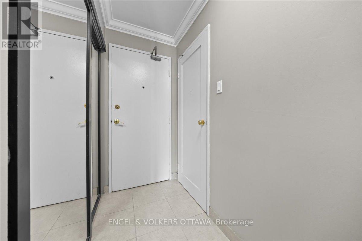 908 - 158a Mcarthur Avenue E, Ottawa, Ontario  K1L 7E7 - Photo 2 - X12209527