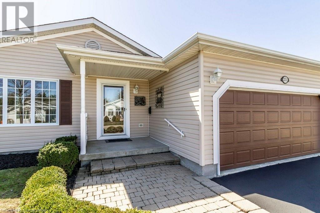 251 Glenariff Drive, Freelton, Ontario  L8B 1A5 - Photo 5 - 40739551