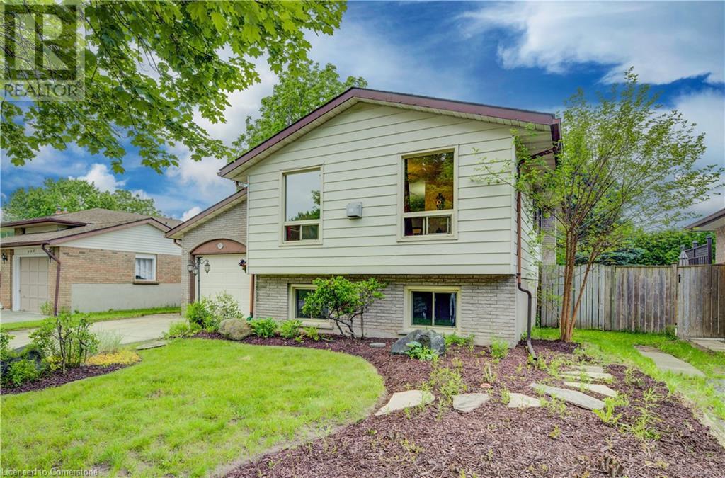 187 Northlake Drive, Waterloo, Ontario  N2V 1B7 - Photo 2 - 40738050