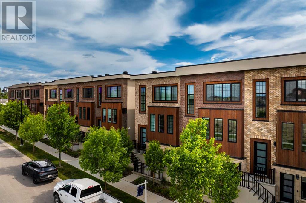 136 Greenbriar Way Nw, Calgary, Alberta  T3B 6J1 - Photo 1 - A2206855