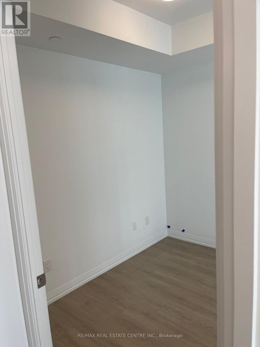 2311 - 8 Widmer Street, Toronto, Ontario  M5V 0W6 - Photo 4 - C12209251