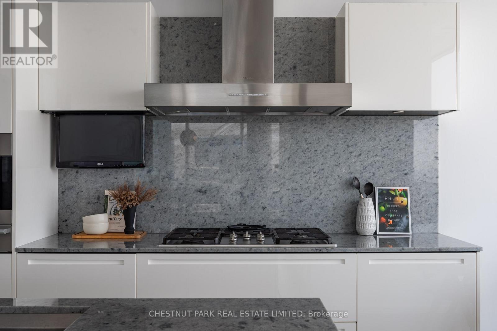 6104 - 180 University Avenue, Toronto (Bay Street Corridor), Ontario  M5H 0A2 - Photo 13 - C12209281