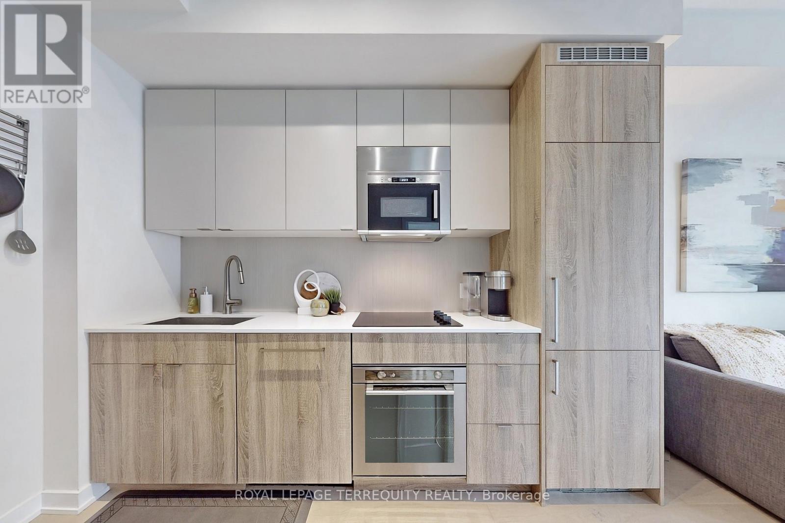 612 - 840 St Clair Avenue W, Toronto, Ontario  M6C 0A4 - Photo 12 - C12209304