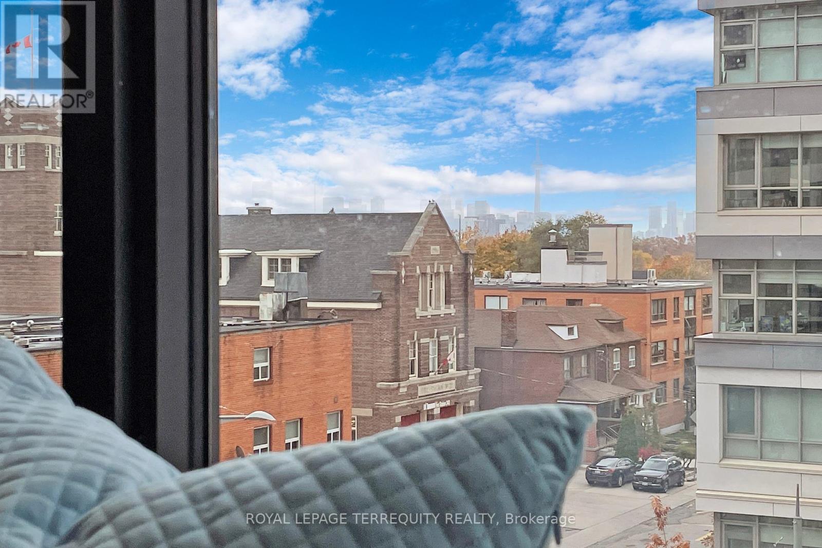 612 - 840 St Clair Avenue W, Toronto, Ontario  M6C 0A4 - Photo 16 - C12209304