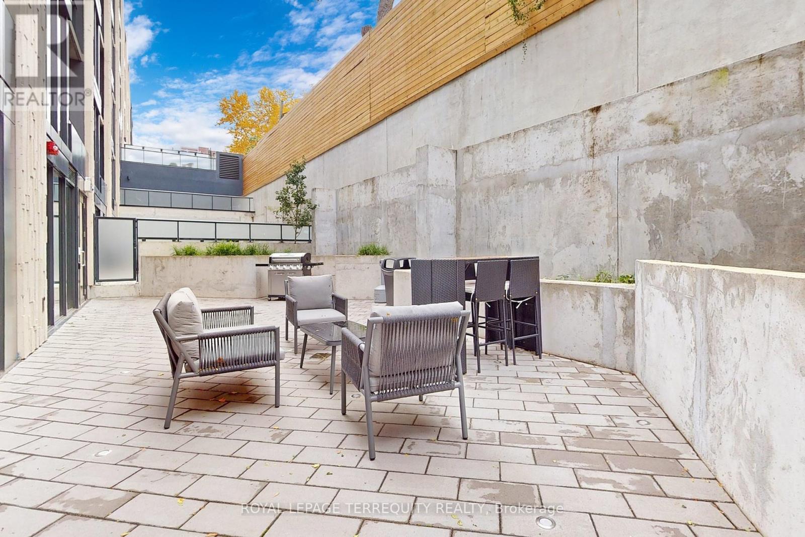 612 - 840 St Clair Avenue W, Toronto, Ontario  M6C 0A4 - Photo 34 - C12209304