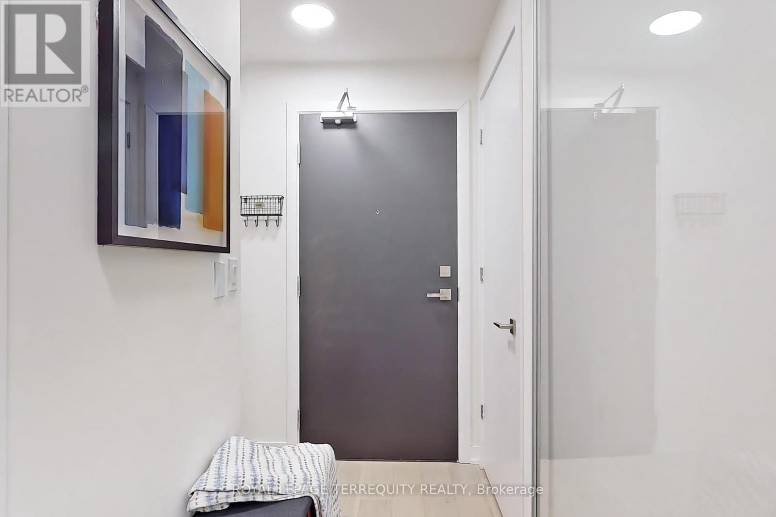 612 - 840 St Clair Avenue W, Toronto, Ontario  M6C 0A4 - Photo 6 - C12209304