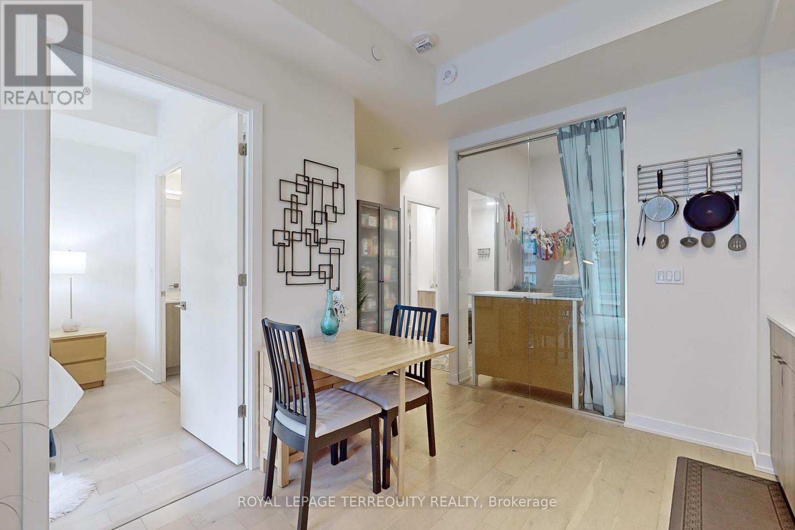 612 - 840 St Clair Avenue W, Toronto, Ontario  M6C 0A4 - Photo 7 - C12209304