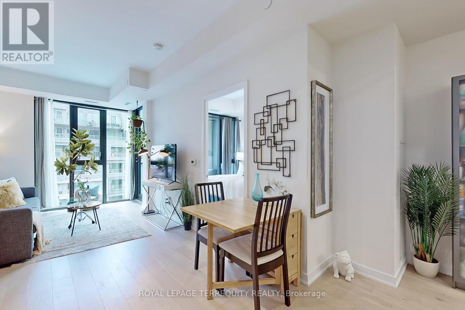 612 - 840 St Clair Avenue W, Toronto, Ontario  M6C 0A4 - Photo 8 - C12209304