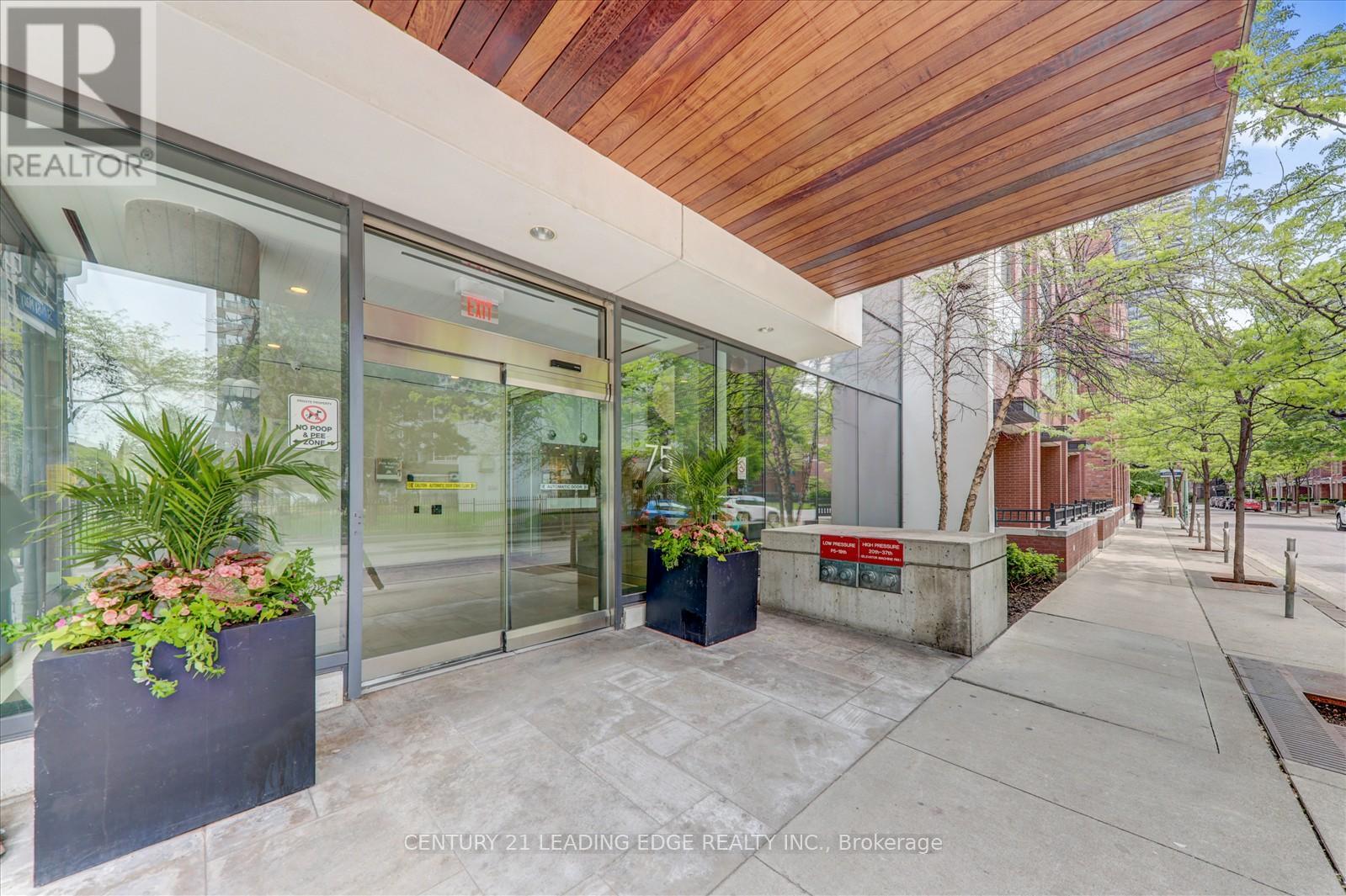 2304 - 75 St Nicholas Street, Toronto (Bay Street Corridor), Ontario  M4Y 0A5 - Photo 5 - C12209316