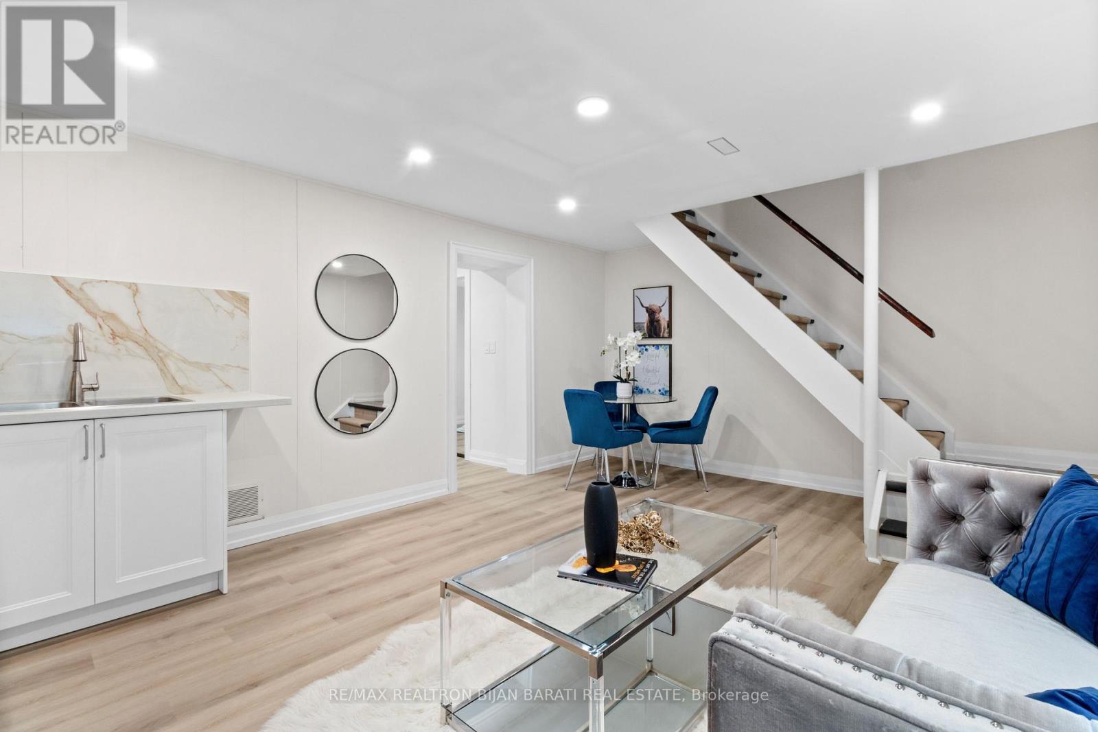 4 Robinter Drive, Toronto (Newtonbrook East), Ontario  M2M 3P9 - Photo 27 - C12209415