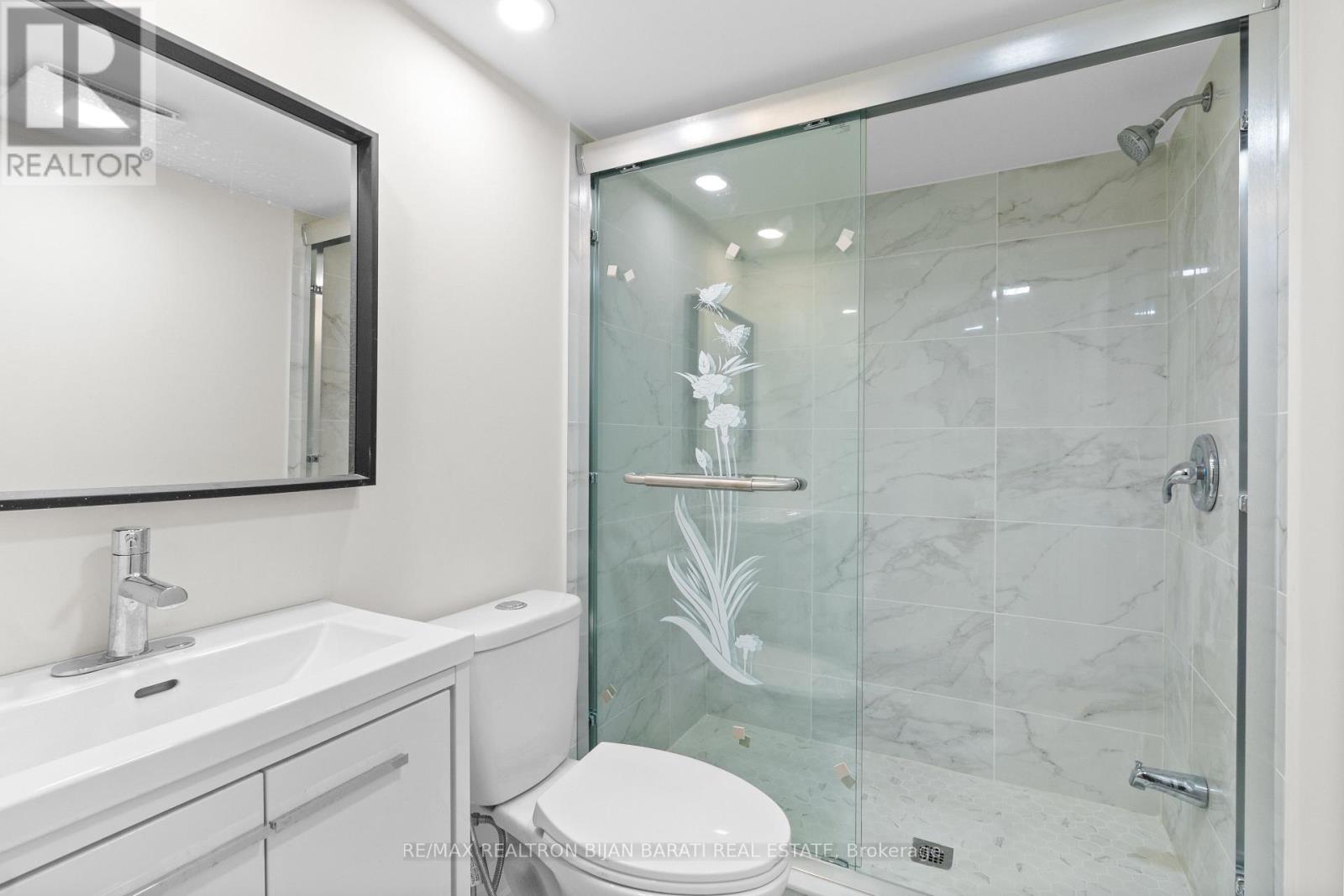 4 Robinter Drive, Toronto (Newtonbrook East), Ontario  M2M 3P9 - Photo 30 - C12209415