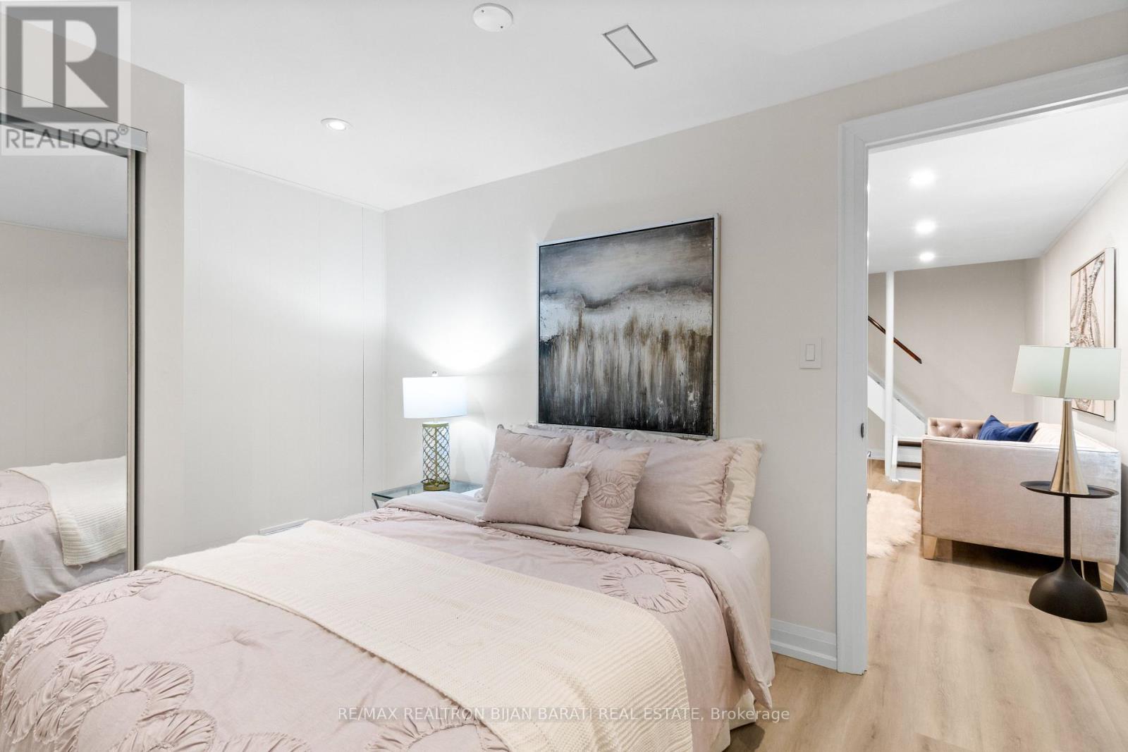4 Robinter Drive, Toronto (Newtonbrook East), Ontario  M2M 3P9 - Photo 31 - C12209415