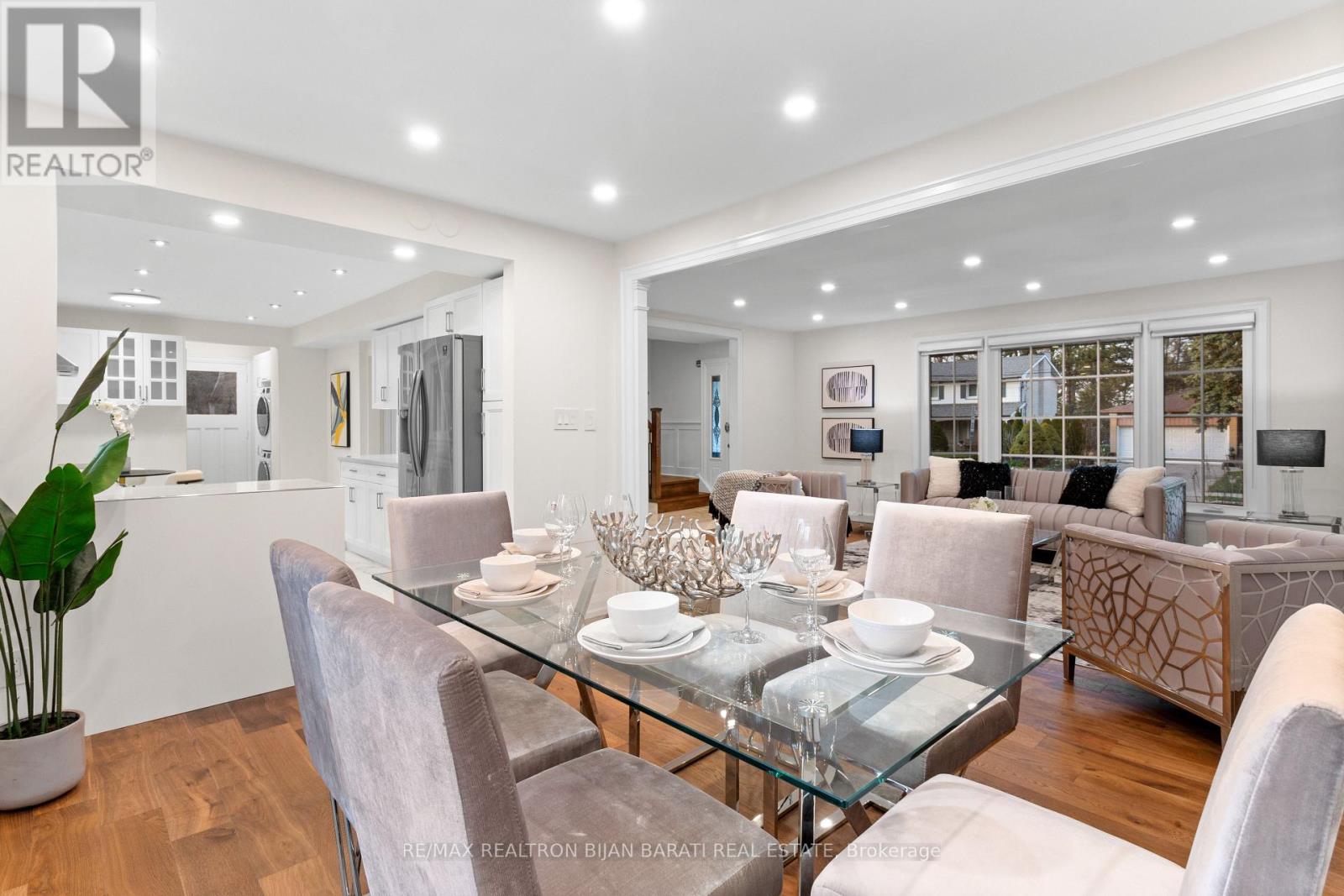 4 Robinter Drive, Toronto (Newtonbrook East), Ontario  M2M 3P9 - Photo 6 - C12209415