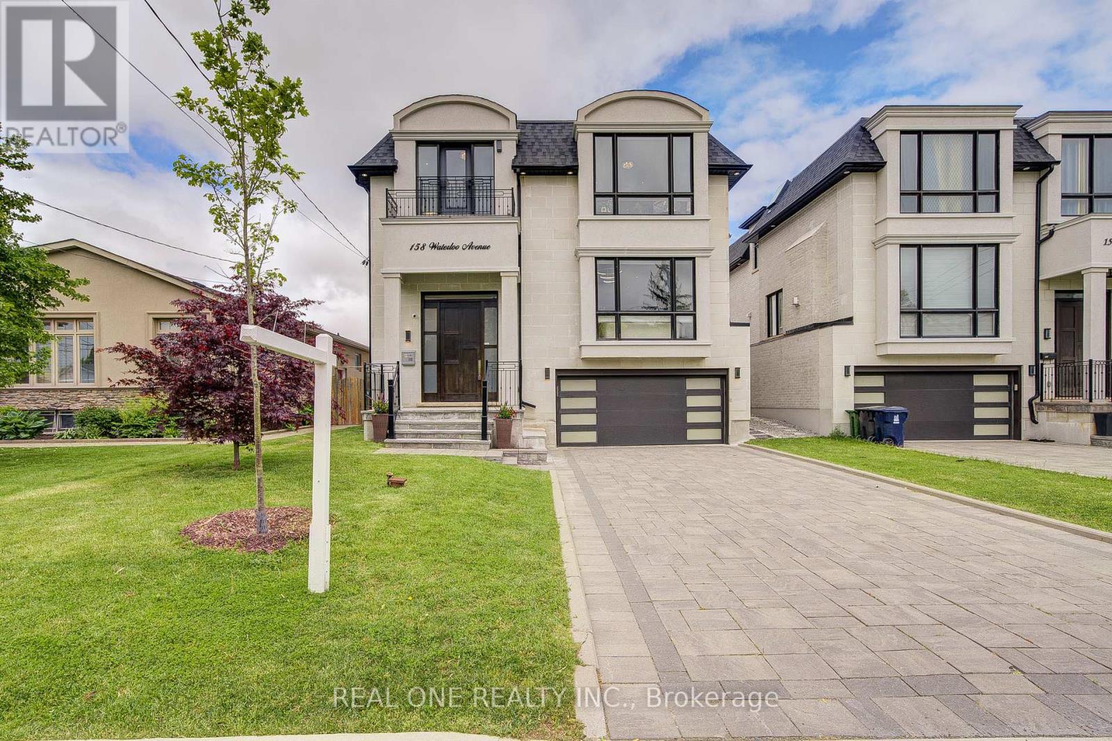 158 WATERLOO AVENUE, Toronto, Ontario