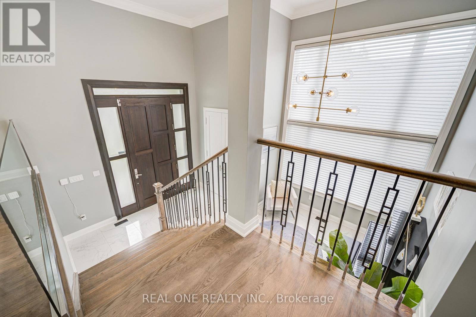 158 Waterloo Avenue, Toronto, Ontario  M3H 3Z1 - Photo 2 - C12209451