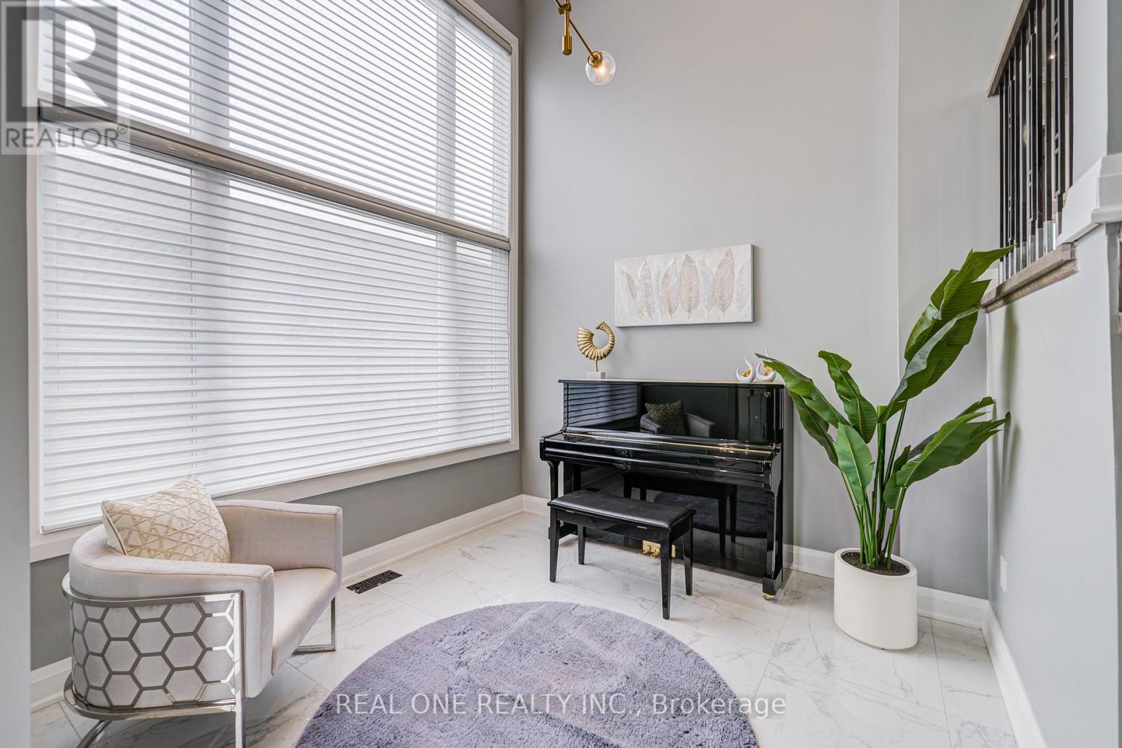 158 Waterloo Avenue, Toronto, Ontario  M3H 3Z1 - Photo 3 - C12209451