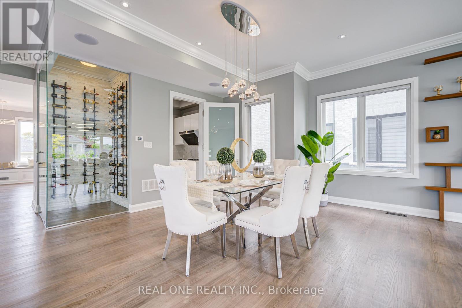 158 Waterloo Avenue, Toronto, Ontario  M3H 3Z1 - Photo 8 - C12209451