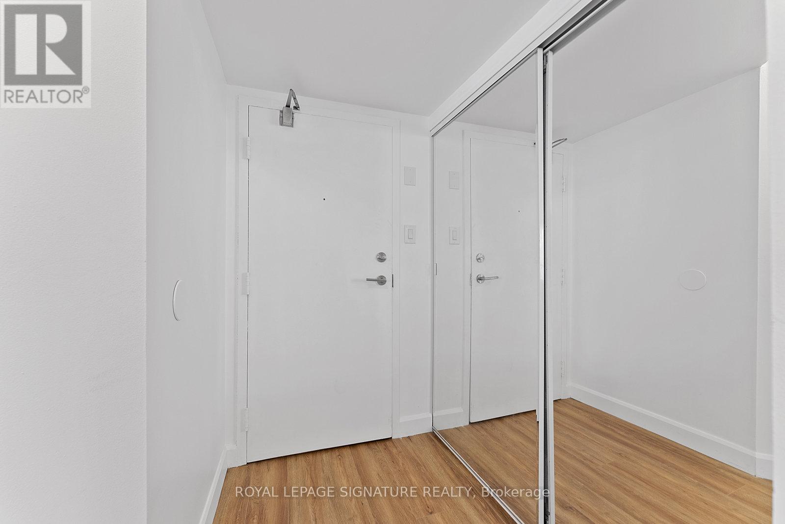 1805 - 77 Maitland Place, Toronto, Ontario  M4Y 2V6 - Photo 4 - C12209511