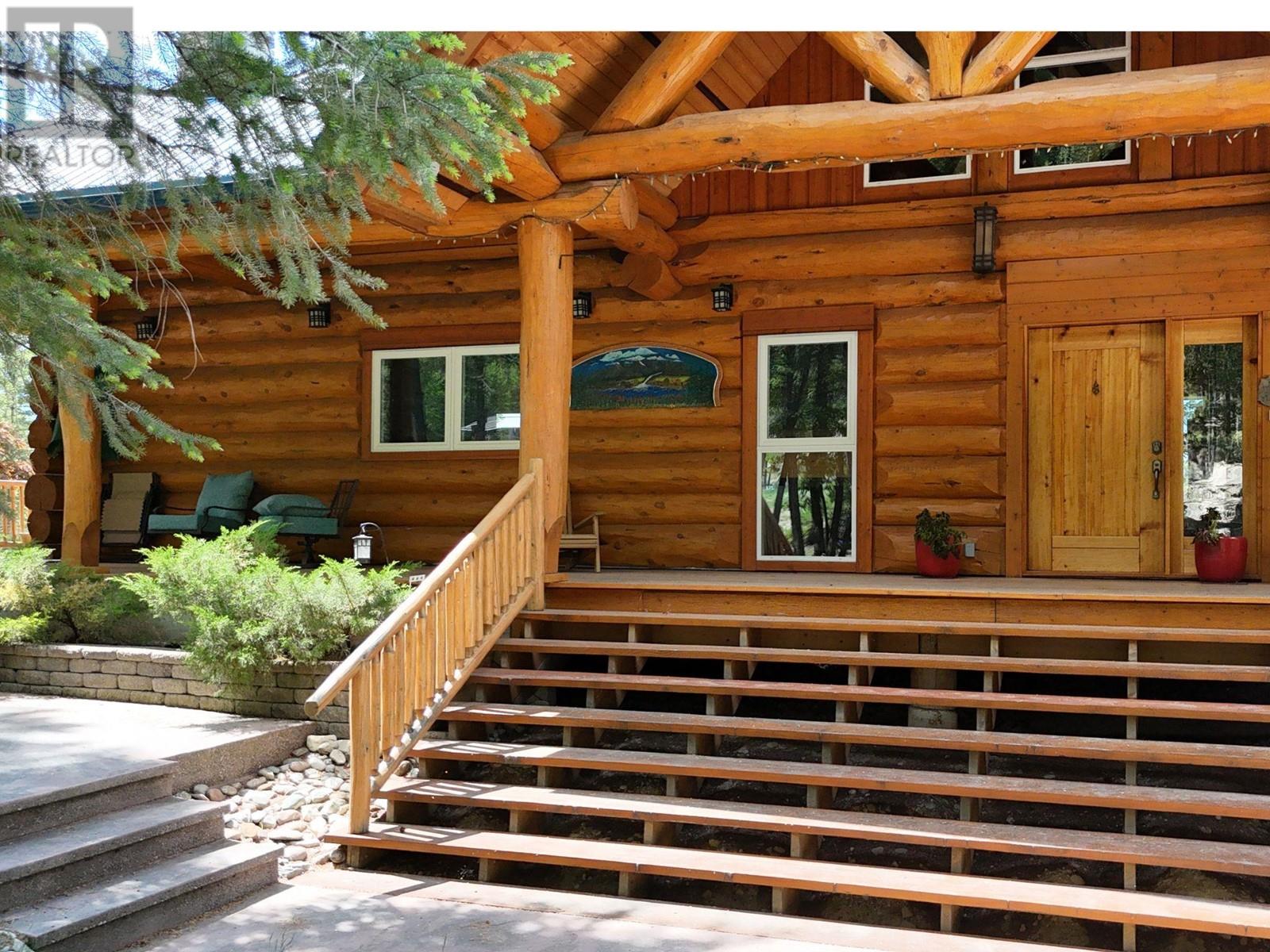 8403 Bighorn Sheep Lane, Canal Flats, British Columbia  V0B 1B0 - Photo 4 - 10348875