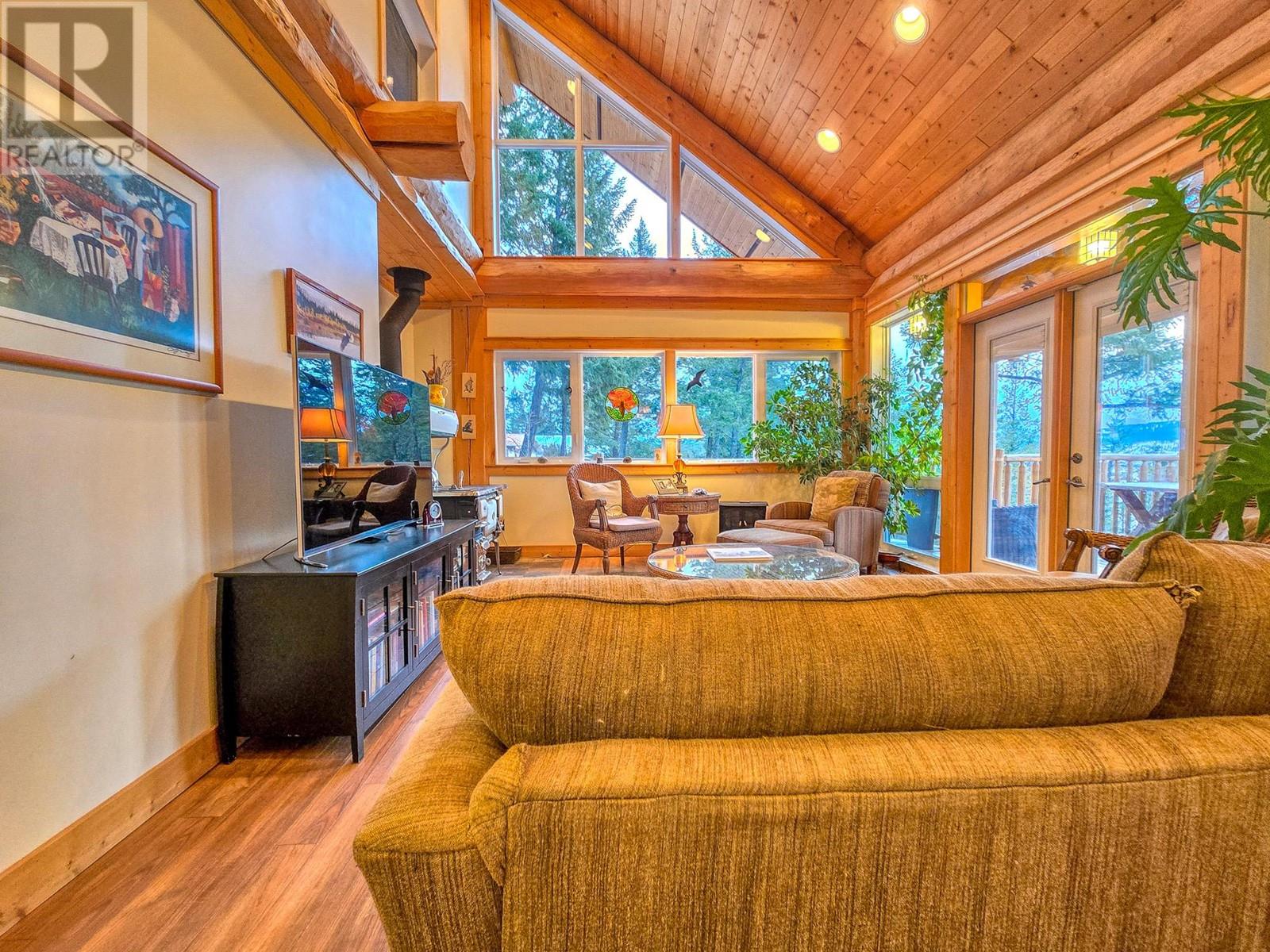 8403 Bighorn Sheep Lane, Canal Flats, British Columbia  V0B 1B0 - Photo 21 - 10348875