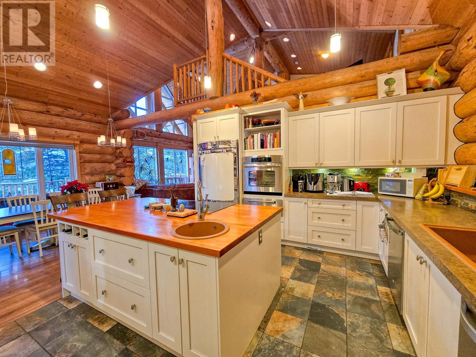 8403 Bighorn Sheep Lane, Canal Flats, British Columbia  V0B 1B0 - Photo 18 - 10348875