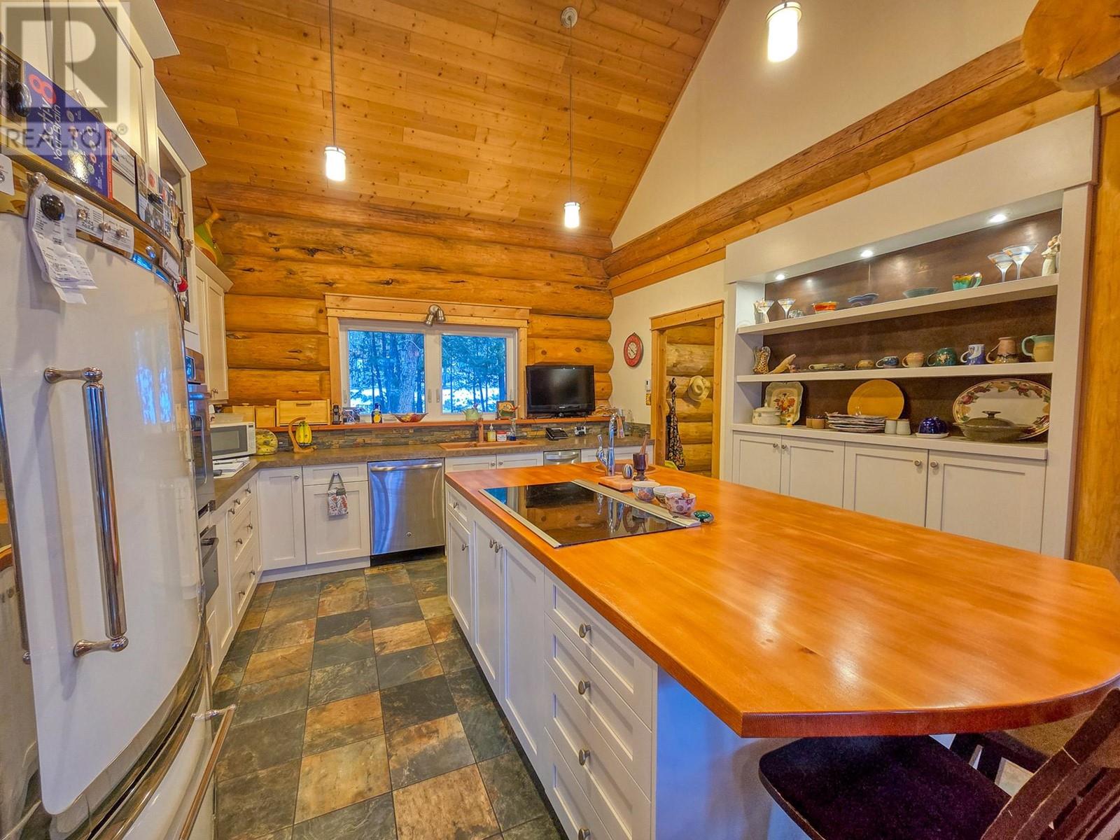 8403 Bighorn Sheep Lane, Canal Flats, British Columbia  V0B 1B0 - Photo 19 - 10348875