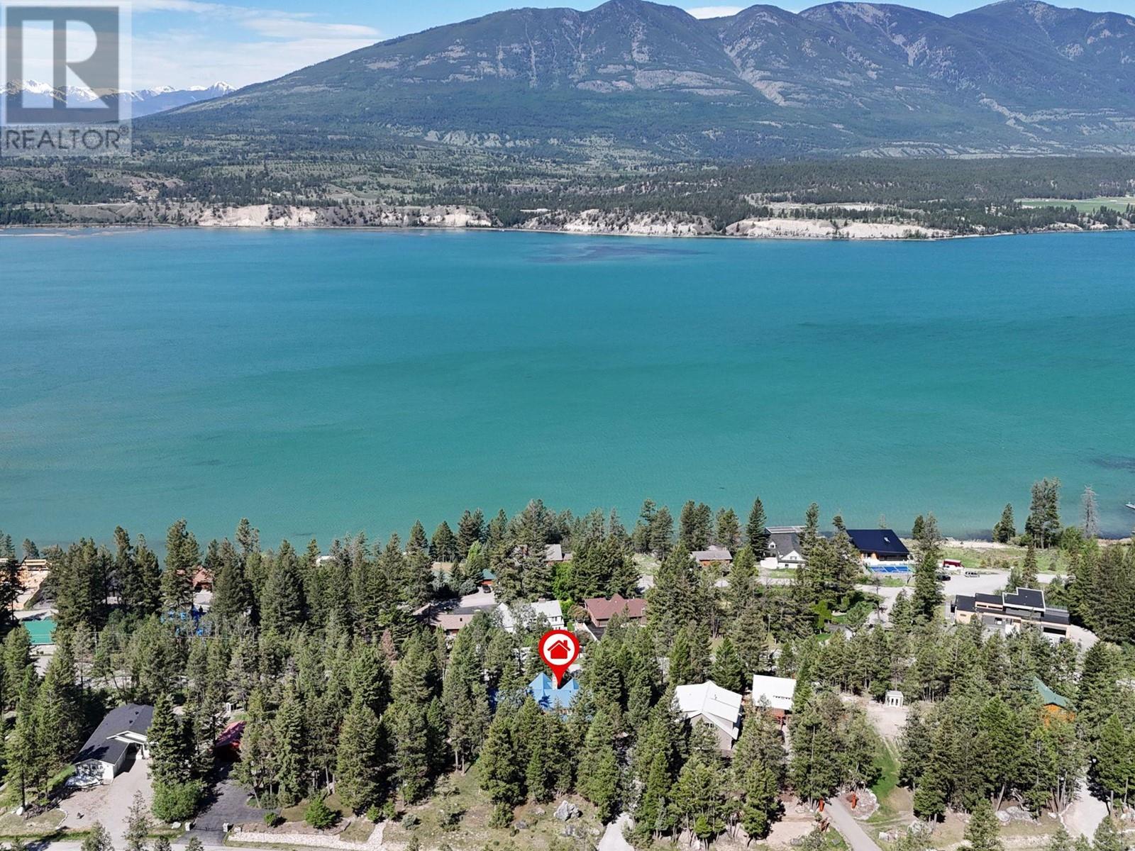 8403 Bighorn Sheep Lane, Canal Flats, British Columbia  V0B 1B0 - Photo 2 - 10348875