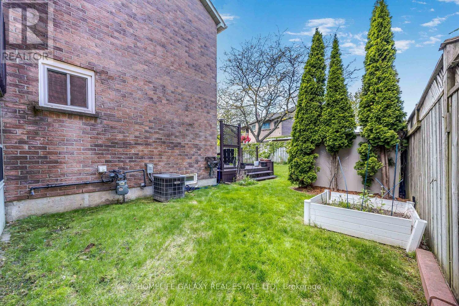 592 Maitland Drive, Pickering, Ontario  L1W 3T6 - Photo 37 - E12209230