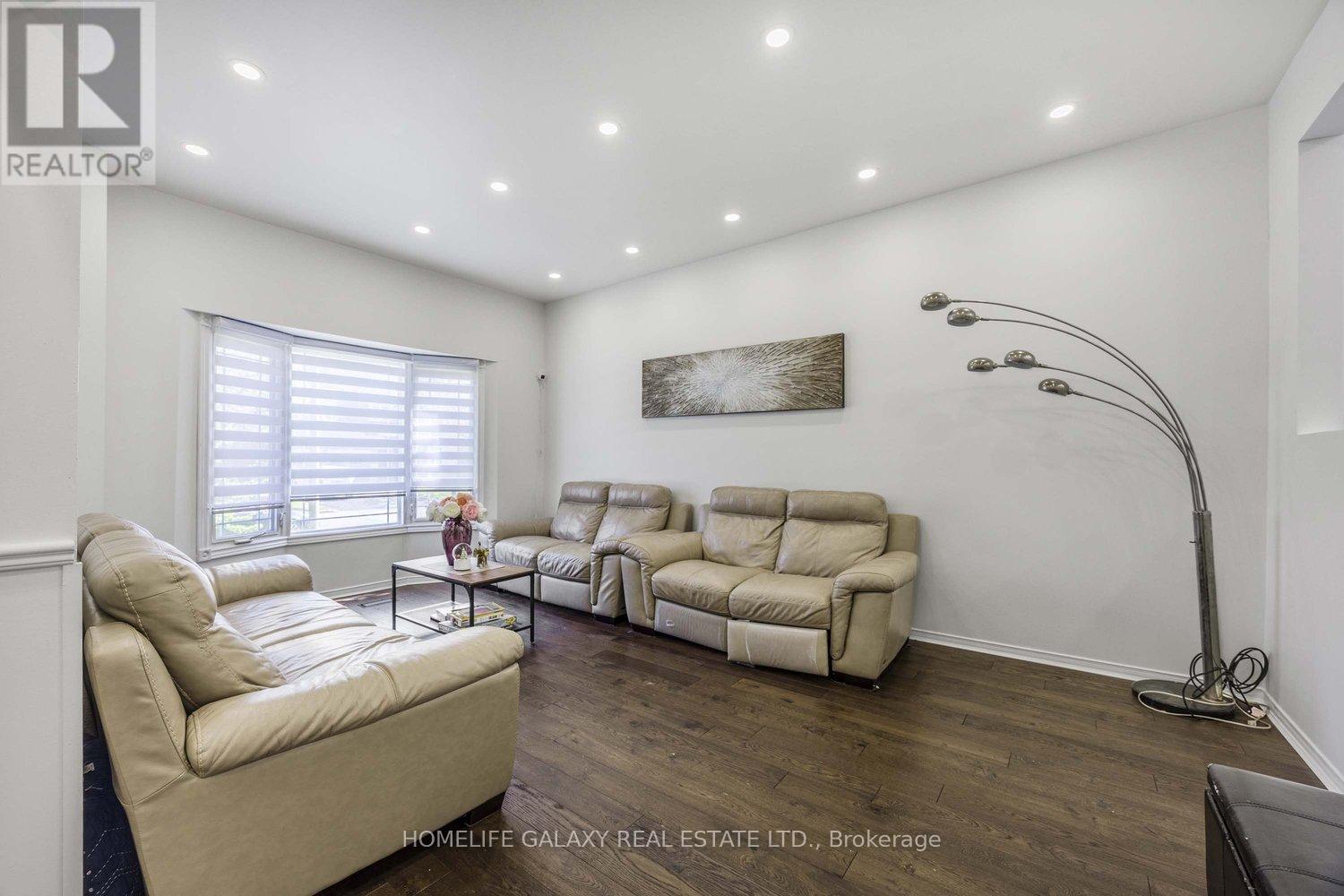 592 Maitland Drive, Pickering, Ontario  L1W 3T6 - Photo 5 - E12209230
