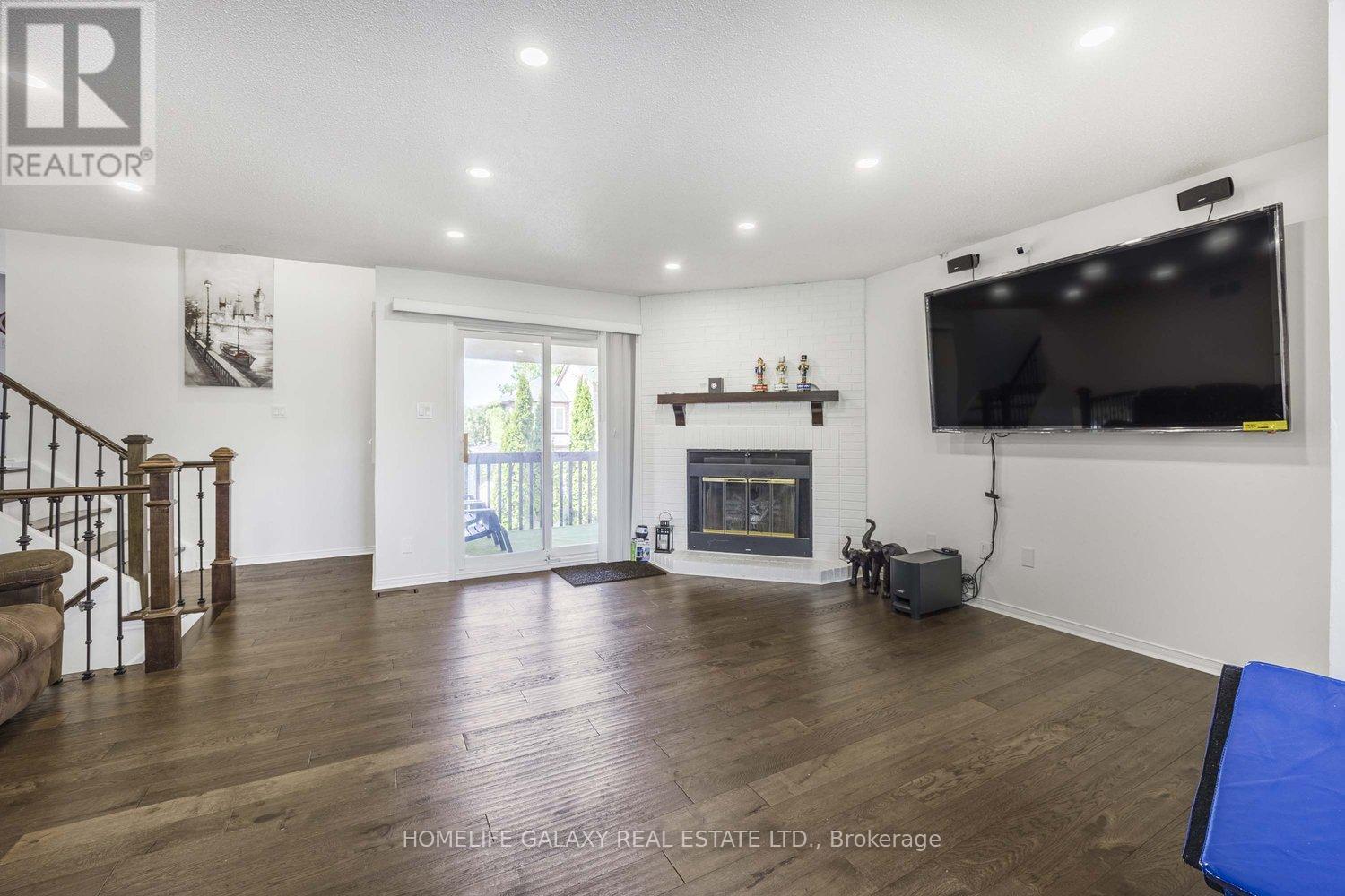 592 Maitland Drive, Pickering, Ontario  L1W 3T6 - Photo 8 - E12209230