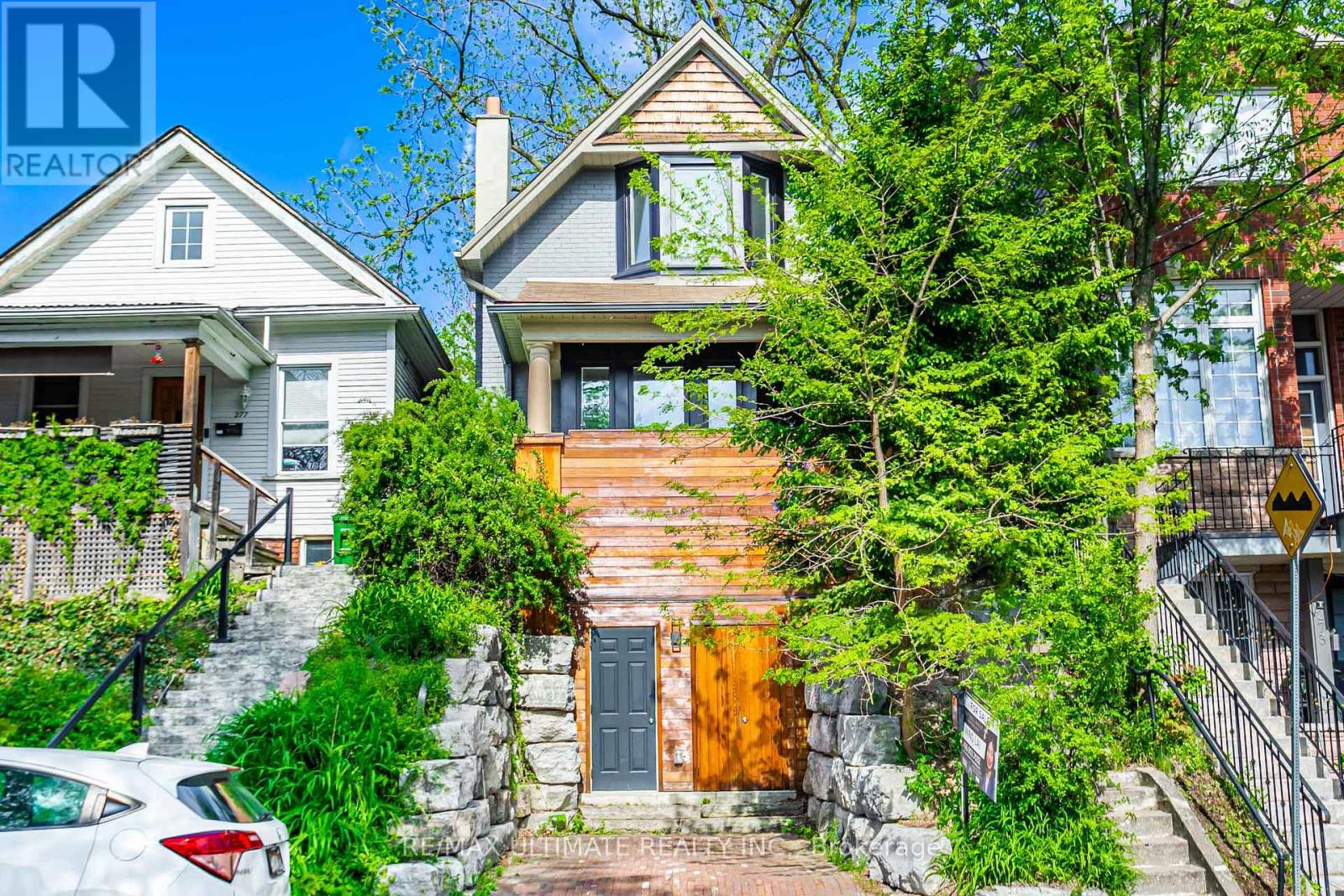 275 KENILWORTH AVENUE, Toronto, Ontario