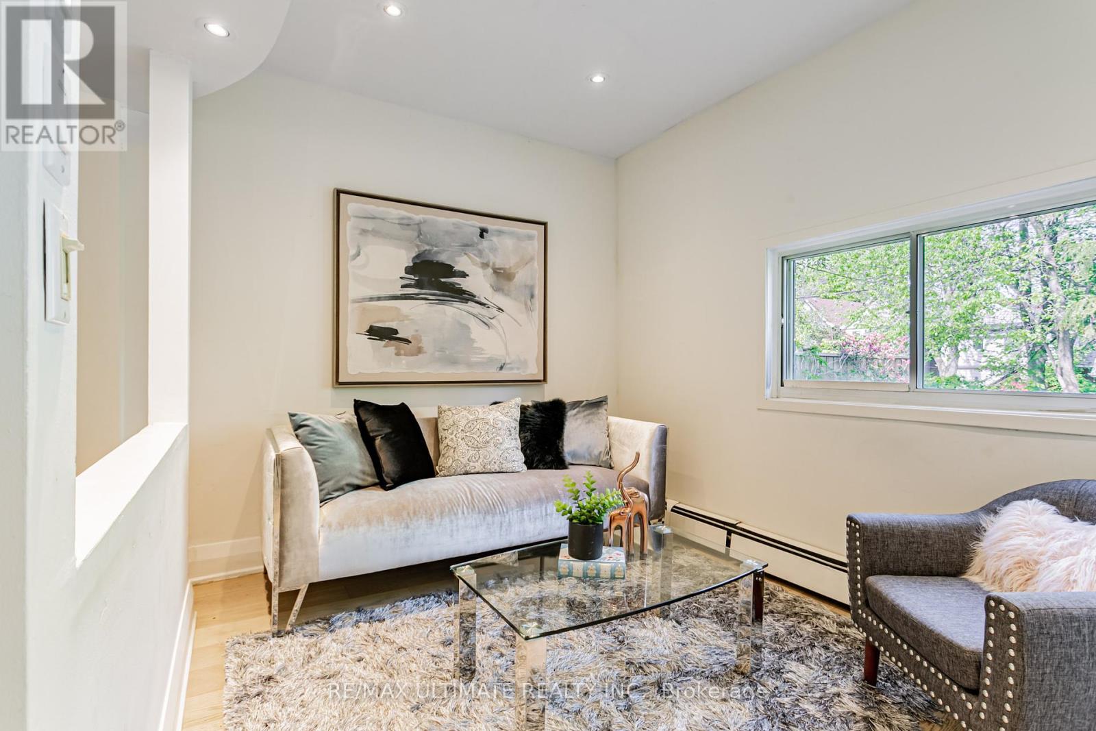 275 Kenilworth Avenue, Toronto, Ontario  M4L 3S9 - Photo 18 - E12209427