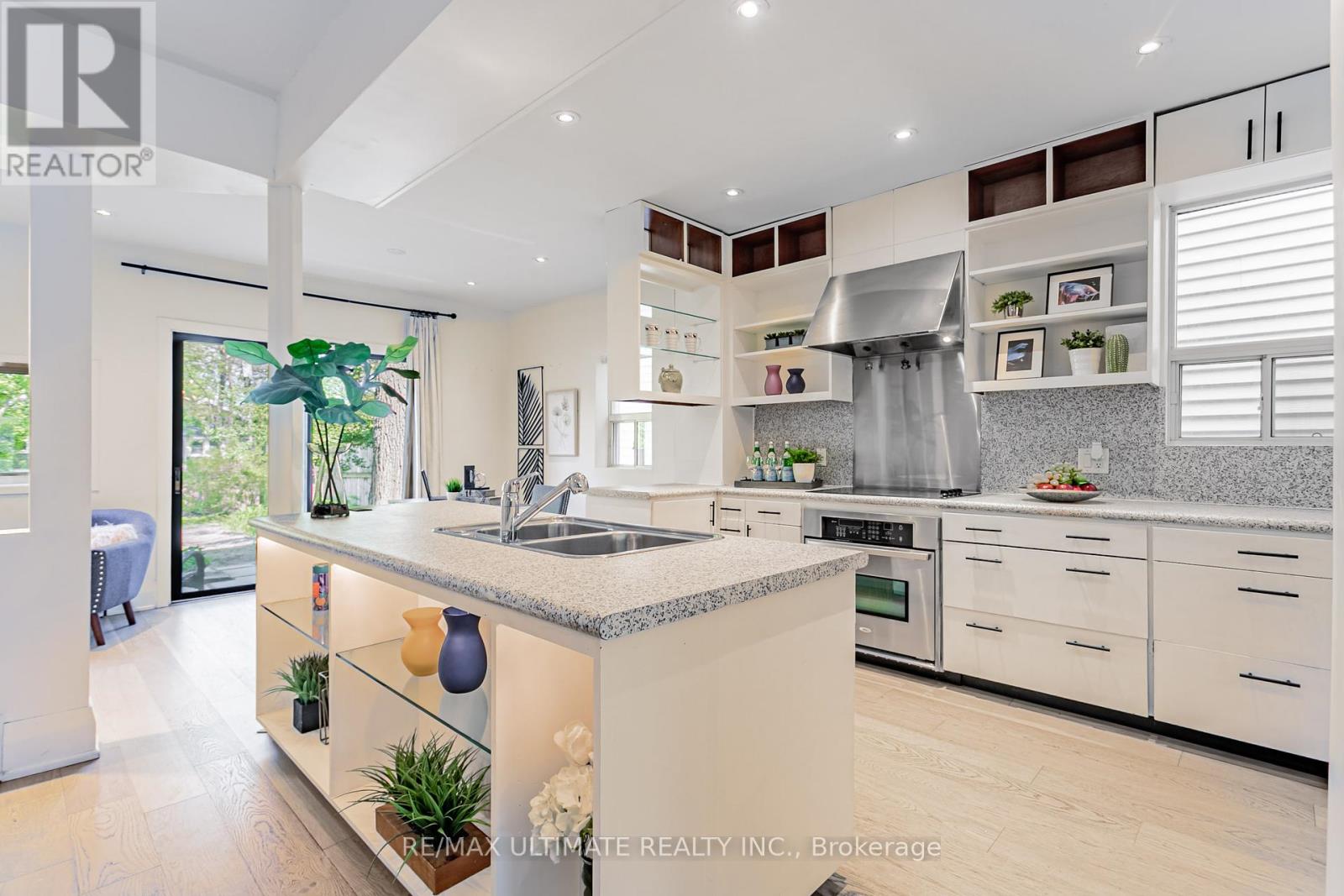 275 Kenilworth Avenue, Toronto, Ontario  M4L 3S9 - Photo 23 - E12209427