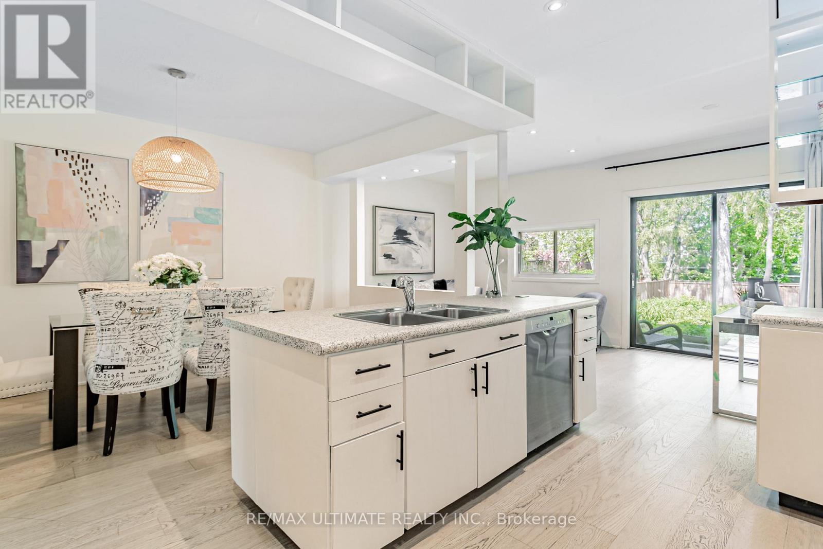 275 Kenilworth Avenue, Toronto, Ontario  M4L 3S9 - Photo 27 - E12209427