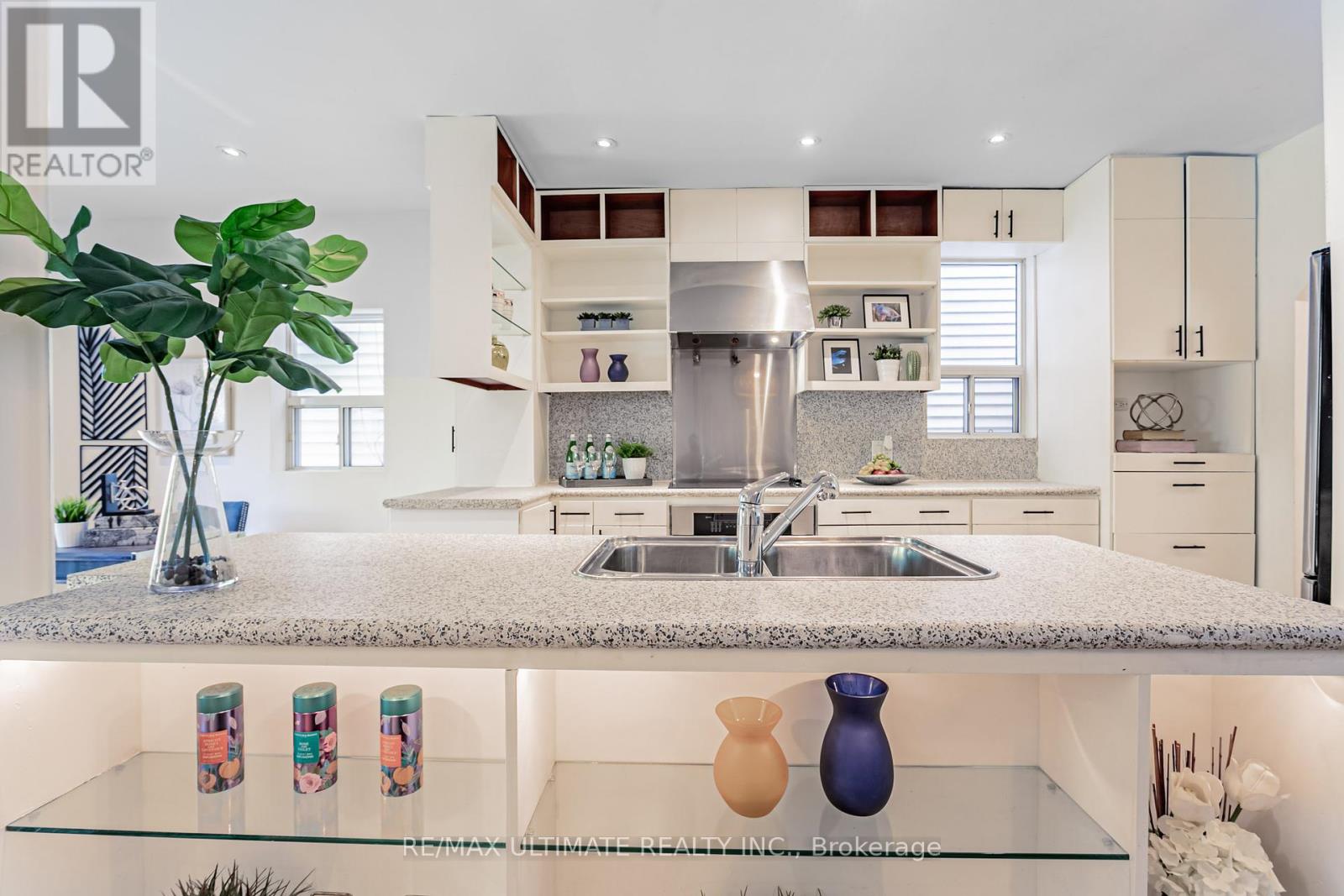 275 Kenilworth Avenue, Toronto, Ontario  M4L 3S9 - Photo 28 - E12209427