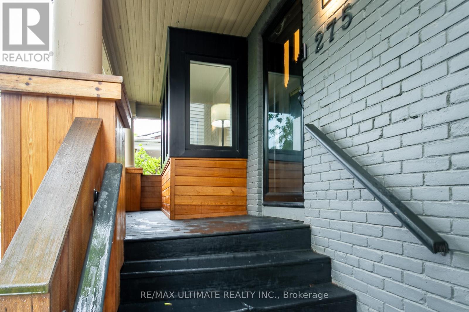 275 Kenilworth Avenue, Toronto, Ontario  M4L 3S9 - Photo 4 - E12209427
