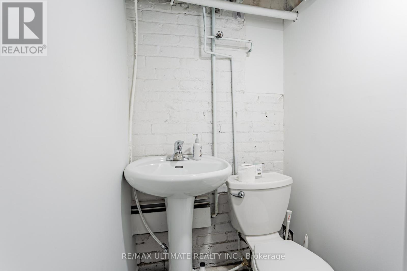 275 Kenilworth Avenue, Toronto, Ontario  M4L 3S9 - Photo 40 - E12209427