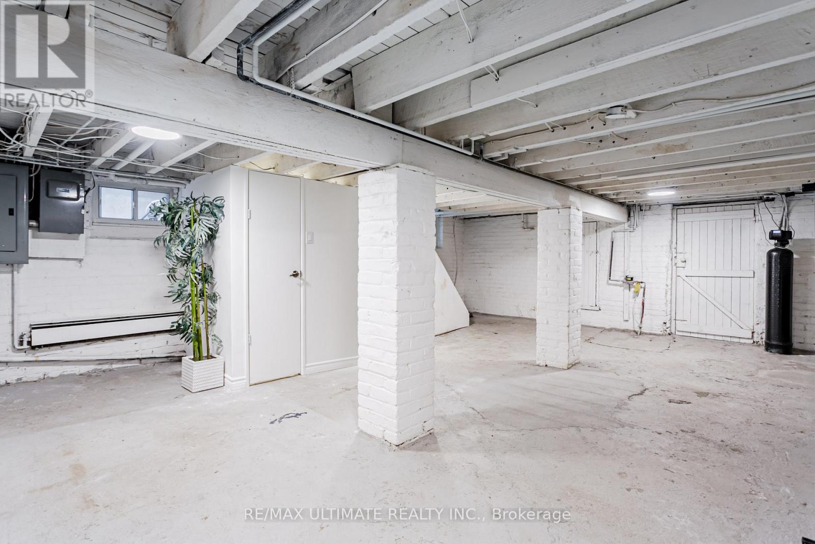 275 Kenilworth Avenue, Toronto, Ontario  M4L 3S9 - Photo 43 - E12209427