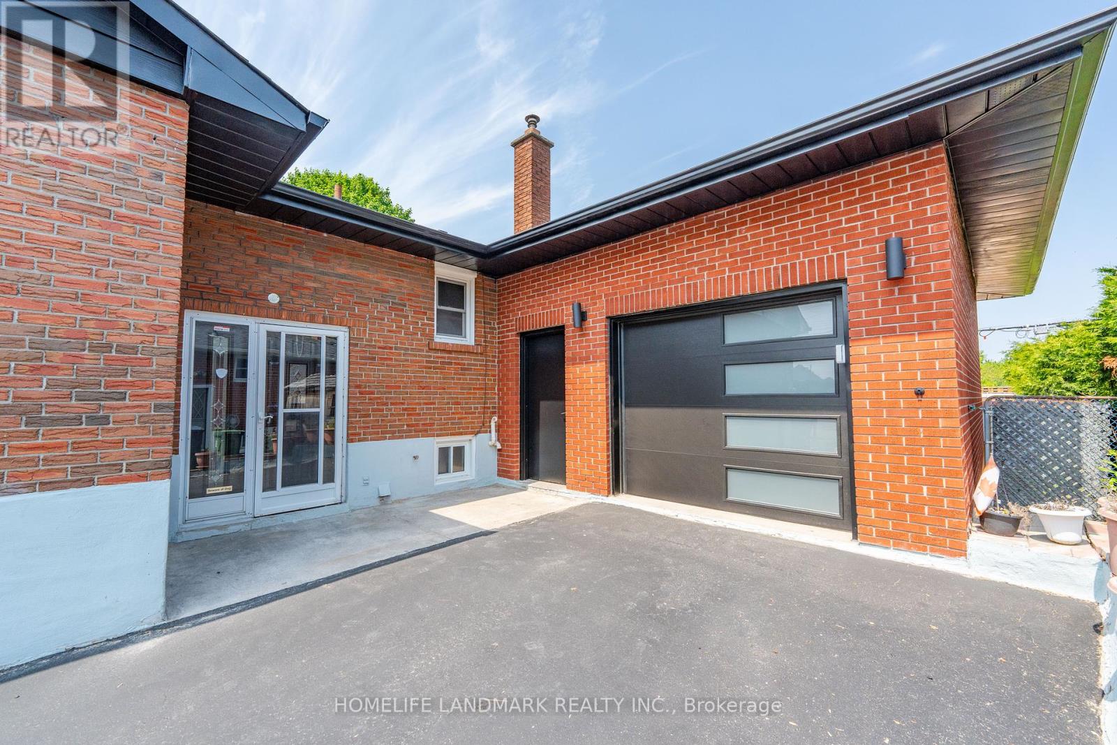 102 Jarwick Drive, Toronto (Woburn), Ontario  M1H 2H4 - Photo 2 - E12209453
