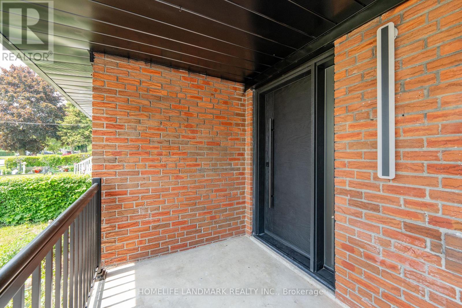 102 Jarwick Drive, Toronto (Woburn), Ontario  M1H 2H4 - Photo 3 - E12209453